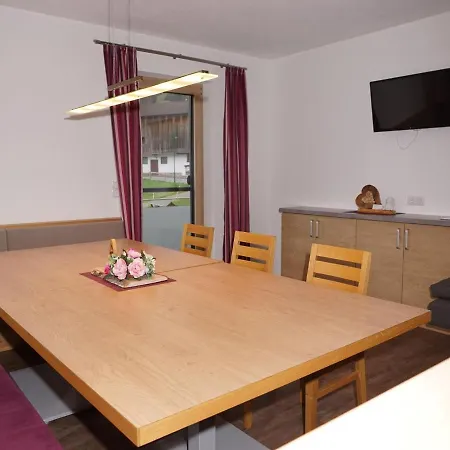 Large Holiday Flat In Kaltenbach Near The Ski Area Exterior photo