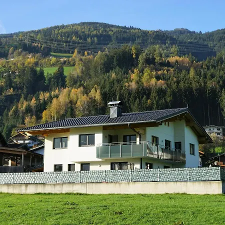 Large Holiday Flat In Kaltenbach Near The Ski Area Exterior photo