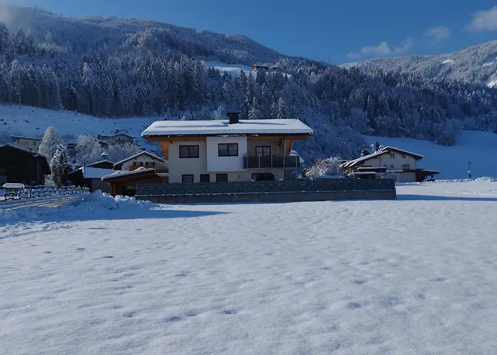 Large Holiday Flat In Kaltenbach Near The Ski Area