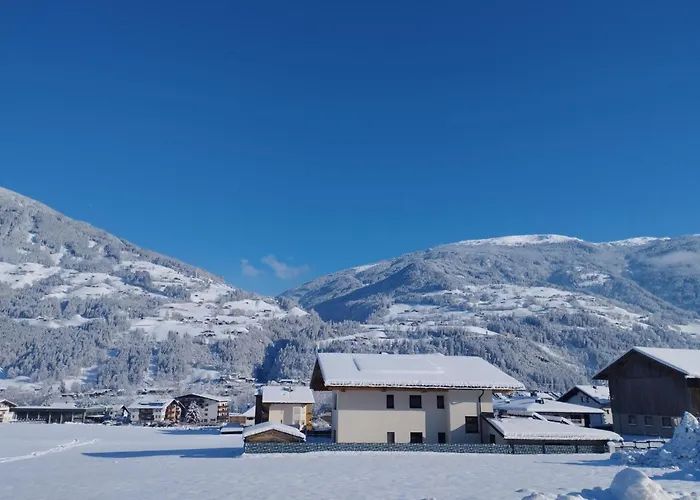 Large Holiday Flat In Kaltenbach Near The Ski Area